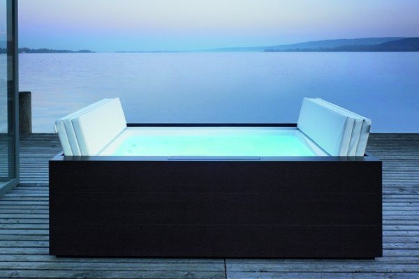 Hidromasažna kada na otvorenom