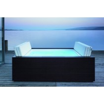 Hidromasažna kada na otvorenom