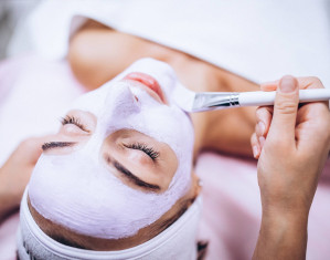 Tretman hidratacije lica u slanoj sobi