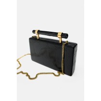 TORBA U OBLIKU KUTIJE SA DEZENOM KROKODILSKE KOZE