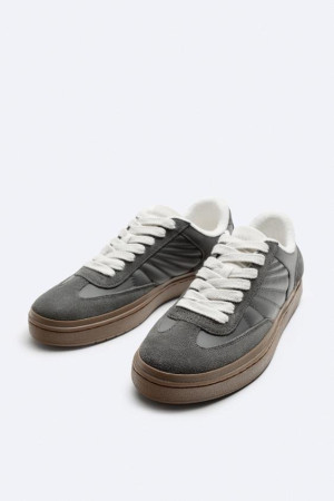 RETRO PATIKE SA UTISNUTIM PRINTOM