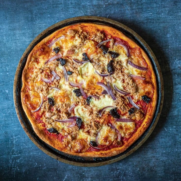 Tuna pizza