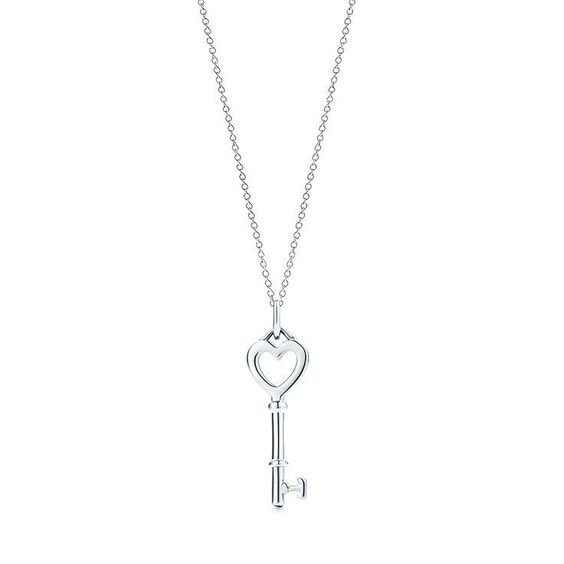 Srebrna ogrlica sa priveskom