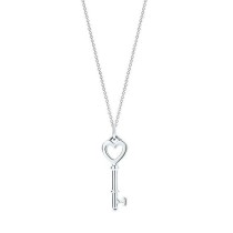 Srebrna ogrlica sa priveskom