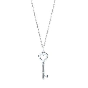 Srebrna ogrlica sa priveskom