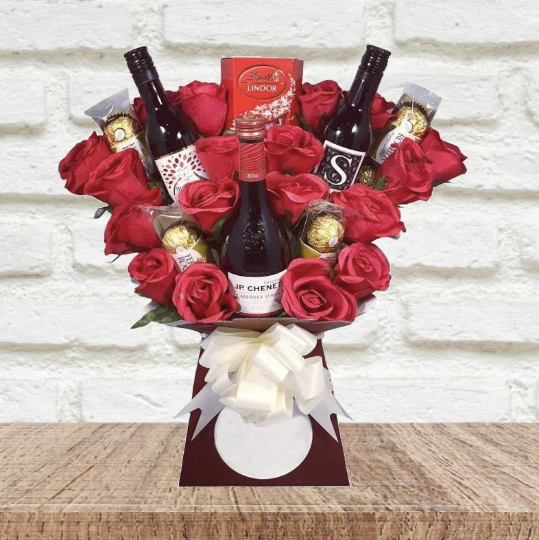 Red wine and Rose Chocolate gift set