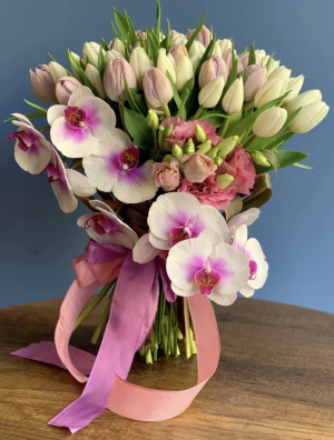 Tulip bouquet with Lilac Orchids
