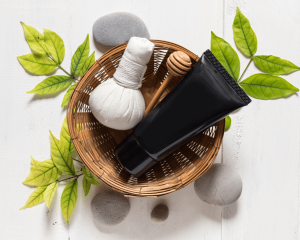 Maska za lice na bazi aktivnog uglja