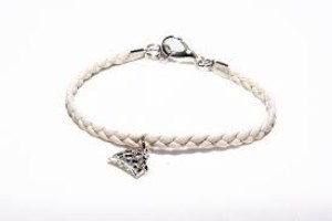 narukvica sa priveskom