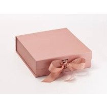 Roze poklon kutija 