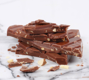 Crna čokolada sa listićima badema