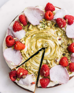 Pistaći malina torta